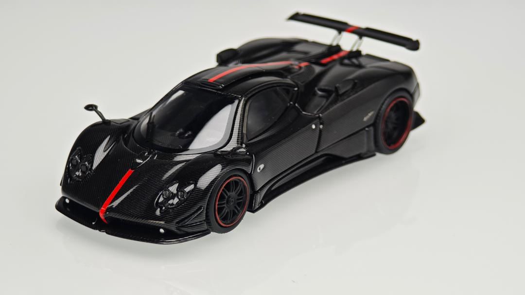 Pagani Zonda Cinque - Full Carbon